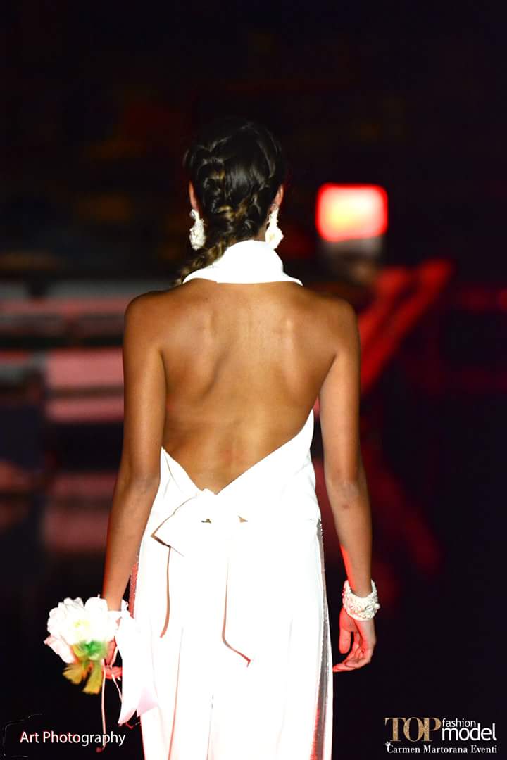 top sposa dietro